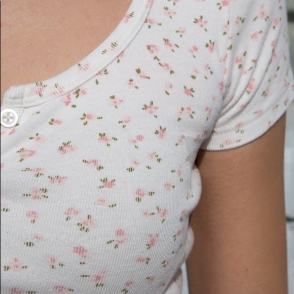 Brandy Melville Zelle Top in White and Pink Floral - Picture 2 of 4